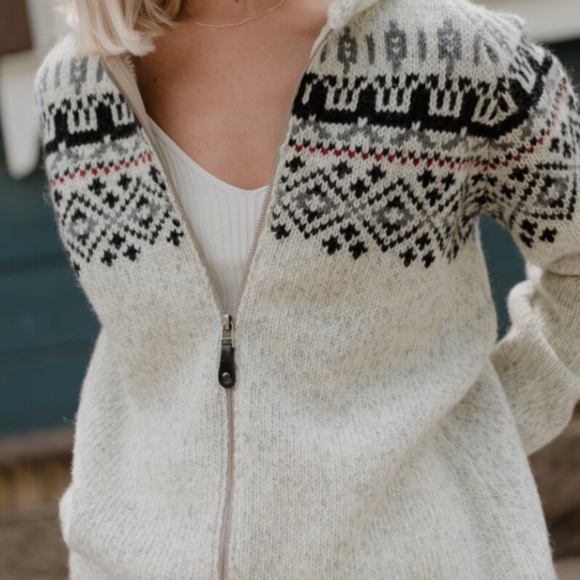 Cozy Christmas Wool House Scandinavian Iceland folk hooded cardigan sweater coat - Picture 2 of 6